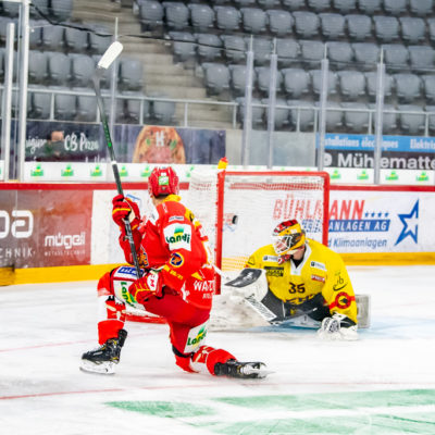 Tissot Arena (Bienne), 31.01.2021, National League, EHC Biel-Bienne - SC Bern, Damien Brunner (#96, EHC Biel-Bienne) et Tomi Karhunen (#35, SC Bern)

(Fabrice Duc, www.fabriceduc.ch)